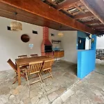 Casa aconchegante para 14 pessoas com piscina e churrasqueira
